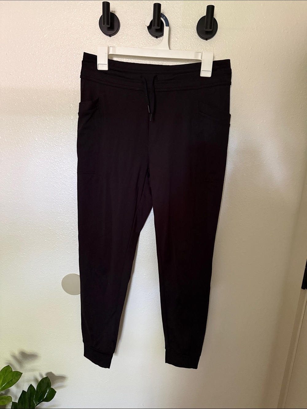 32 Degrees Black Drawstring Jogger Pants with Cuffed Ankles